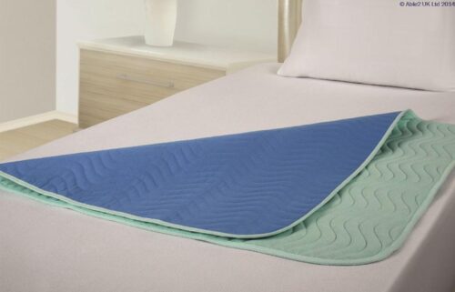 Vida Washable Bed Pad with Tucks Green