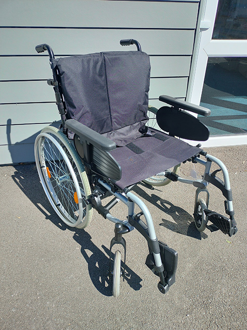 Second Hand Breezy Rubix 2 XL SP Wheelchair